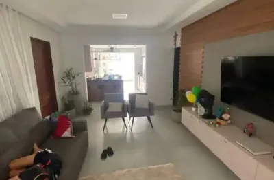 Casa com 3 quartos para alugar na Avenida Luiz Ramalho de Castro, 1001, Jatiúca, Maceió