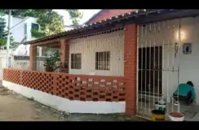 Casa para vender e alugar em rua pública, rio doce , olinda, pe