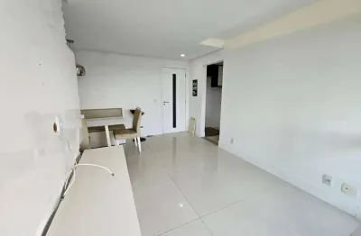 Apartamento com 2 quartos à venda na Avenida Alphaville, Patamares, Salvador