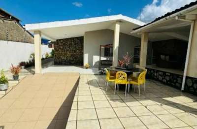 Casa com 3 quartos à venda na Rua Pedro Bonifácio de Oliveira, 7, Barro Duro, Maceió