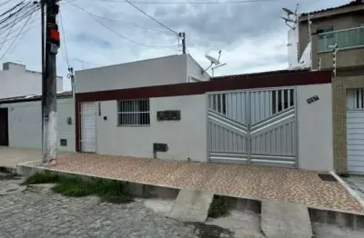 Casa com 3 quartos à venda na Rua Edson de Oliveira, 117, Farolândia, Aracaju