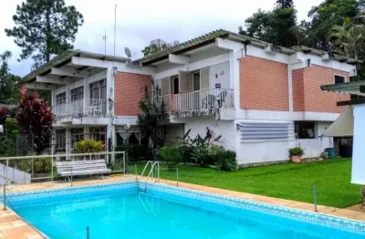 Casa com 4 dormitórios à venda, 448 m² por r$ 1.400.000,00 - golfe - teresópolis/rj
