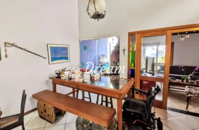 Casa com 3 dormitórios à venda, 127 m² por r$ 550.000,00 - iucas - teresópolis/rj