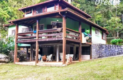 Casa com 3 dormitórios à venda, 246 m² por r$ 1.350.000,00 - quebra frascos - teresópolis/rj