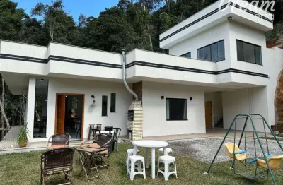 Casa com 3 dormitórios à venda, 240 m² por r$ 1.150.000,00 - albuquerque - teresópolis/rj