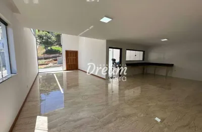 Casa com 3 dormitórios à venda, 234 m² por r$ 890.000,00 - albuquerque - teresópolis/rj