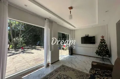 Casa com 4 dormitórios à venda, 128 m² por r$ 360.000,00 - pessegueiros - teresópolis/rj