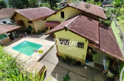 Casa com 3 dormitórios à venda, 131 m² por r$ 1.650.000,00 - santa cecília - teresópolis/rj