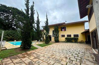 Casa com 5 dormitórios (3 suítes) à venda, 255 m² por R$ 1.500 - Carlos Guinle - Teresópolis/RJ