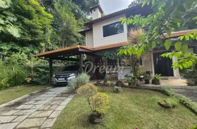 Casa com 3 dormitórios à venda, 168 m² por r$ 1.300.000,00 - golfe - teresópolis/rj