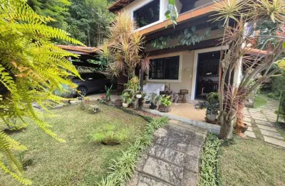 Casa com 3 dormitórios à venda, 168 m² por r$ 1.300.000,00 - golfe - teresópolis/rj