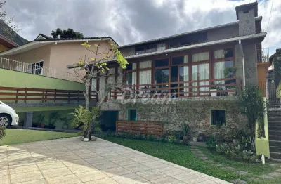 Casa com 4 dormitórios à venda, 220 m² por r$ 1.100.000,00 - iucas - teresópolis/rj