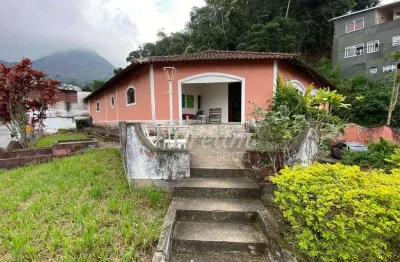 Casa com 4 dormitórios à venda, 248 m² por R$ 1.250.000,00 - Agriões - Teresópolis/RJ