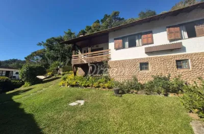 Excelente casa com 3 dormitórios à venda, 195 m² por r$ 850.000 - albuquerque - teresópolis/rj