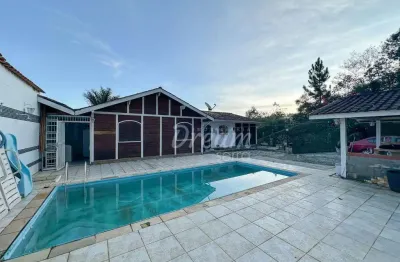 Casa com 4 dormitórios à venda, 214 m² por r$ 790.000,00 - albuquerque - teresópolis/rj