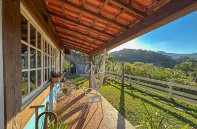 Casa com 5 dormitórios à venda, 220 m² por r$ 990.000,00 - golfe - teresópolis/rj