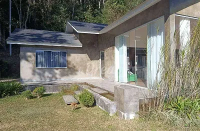 Casa com 4 dormitórios à venda, 195 m² por r$ 1.150.000,00 - albuquerque - teresópolis/rj