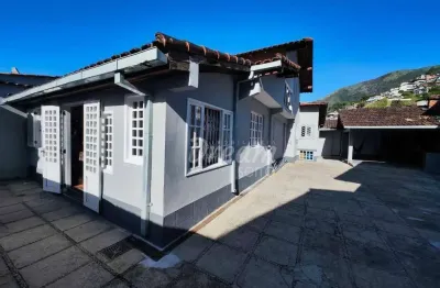 Casa com 4 dormitórios à venda, 168 m² por r$ 650.000,00 - nossa senhora de fátima - teresópolis/rj