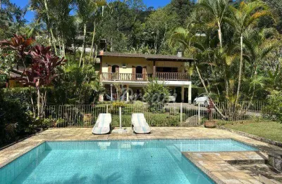 Casa com 3 dormitórios à venda, 219 m² por r$ 850.000,00 - albuquerque - teresópolis/rj