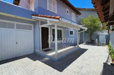 Casa com 4 dormitórios para alugar, 153 m² por R$ 7.659,00/mês -  Alto - Teresópolis/RJ