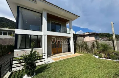 Casa com 3 dormitórios à venda, 208 m² por R$ 1.690.000,00 - Comary - Teresópolis/RJ