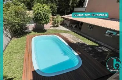 Casa comercial/residencial para alugar/vender no hugo lange 190m² com 3 quartos, 1 suíte, 4 vagas e piscina por r$7.500,00/mês ou r$1.200.000,00