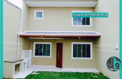 Sobrado para Alugar no Pinheirinho 160m² com 3 quartos, 1 suíte, amplo quintal nos fundos e 2 vagas de garagem por R$ 4.000,00/mês