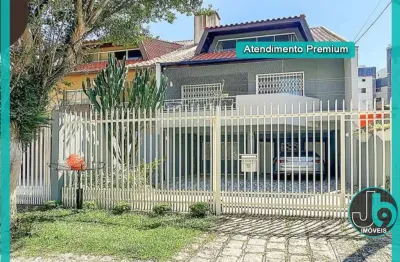 Casa para vender 262m² no agua verde mobiliada 5 quartos, 1 suíte, 4 vagas, jardim exuberante