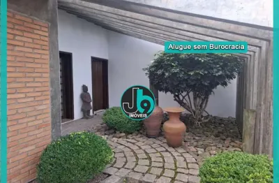 Casa térrea para alugar com 380m² no bairro aristocrata em são josé dos pinhais com 3 quartos sendo 1 suíte, escritório, churrasqueira e 4 vagas.