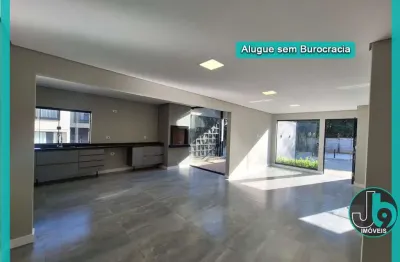 Sobrado para alugar no mossunguê 150m² com 3 quartos, 1 sendo suíte com closet, cozinha planejada, churrasqueira e 2 vagas por r$6.800/mês