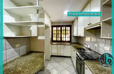 Sobrado para alugar no cajuru 380m² com 4 quartos, 3 banheiros e 4 vagas de garagem por r$ 4500,00/mês