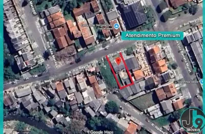 Terreno à venda 390m² no bairro alto com ótima localização, consta uma casa não averbada com 4 quartos, banheiro, cozinha, lavanderia por r$400 mil
