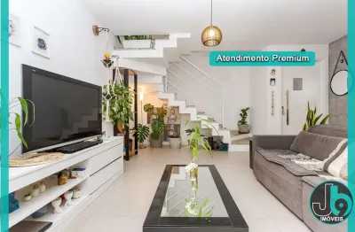 Imperdível Casa à Venda 121,65m² no Bairro Xaxim com 3 quartos com 1 suíte e 2 vagas de garagem. Entregue conforme as fotos, sem decoração e adega.