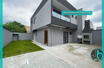 Sobrado para vender em Pinhais-Pr no Bairro Maria Antonieta 138m² com 3 Quartos, 1 Suíte, 3 salas, 3 banheiros e 2 Vagas de garagem por R$ 680.000,00.
