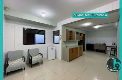 Sobrado Semi Mobiliado para Alugar no São Lourenço 191m² com 3 quartos, 1 suíte com hidro, 1 demi-suíte, churrasqueira e 4 vagas por R$ 5.600,00/mês