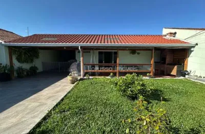 Casa com 3 quartos à venda na Rua Arthur Erzinger, 227, Cajuru, Curitiba