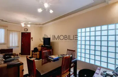 Casa à venda com três dormitórios, sendo uma suíte na vila furlan em indaiatuba.