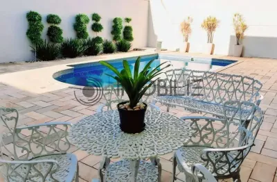 Casa à venda com três dormitórios no Condomínio Residencial Lagos D'Icaraí em Salto/SP.