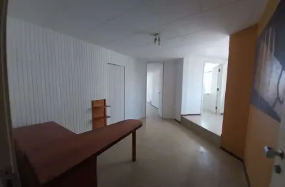 Sala comercial com 1 sala para alugar na Rua Padre Rolim, 815, Santa Efigênia, Belo Horizonte por R$ 1.900