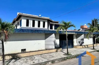 Excelente casa com piscina e área gourmet no bairro Coroa do Meio!