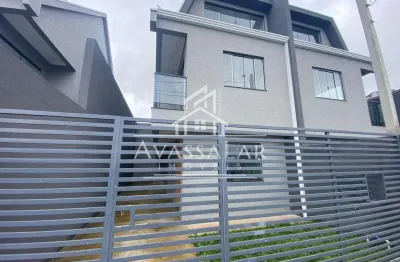 Triplex com 3 dormitorios com edicula  localizado no alto boqueirao