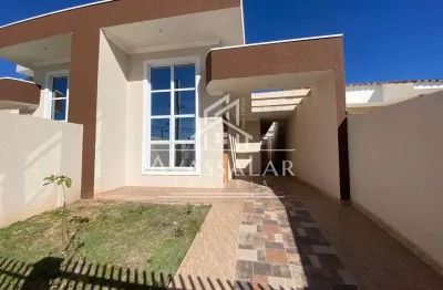 Casa á venda com 3 quartos sendo um com suíte e uma espaçosa edícula com churrasqueira