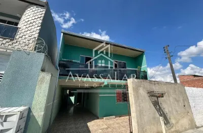 Sobrado com 03 quartos no ganchinho 160 m  pronta pra morar