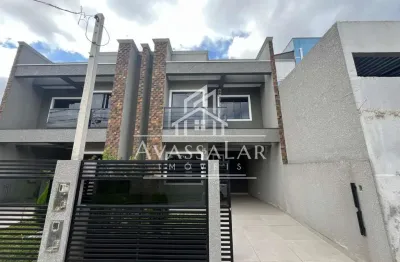 Sobrado á venda no bairro umbara com 03 dormitórios sendo um suíte com varanda