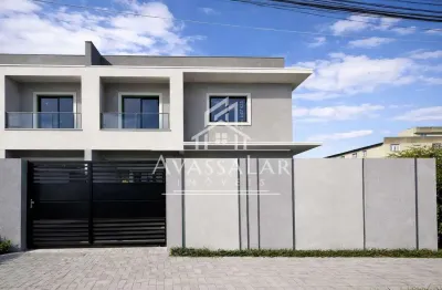 Sobrado  com 3 dormitórios sendo 1 suíte , 2 vagas de garagem Sitio Cercado