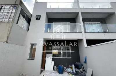 Triplex com terraço, 3 dormitórios, no bairro sitio cercado, curitiba - pr