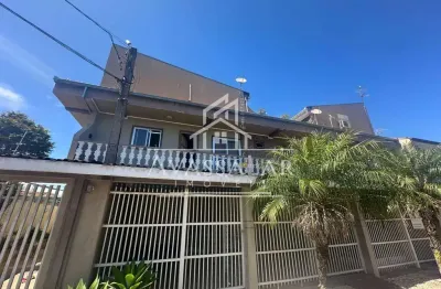 Sobrado com lojas comerciais, kitnet e espaço gourmet no sítio cercado