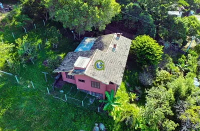 Ótima casa semi-mobiliada à venda na praia da gamboa em garopaba.