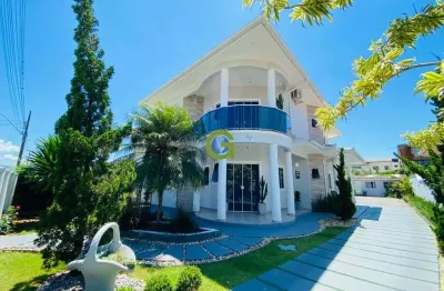Excelente casa alto padrão no centro de paulo lopes!