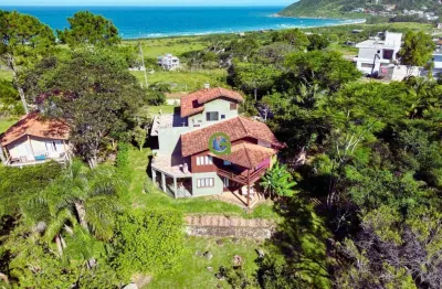 Residência paradisíaca: vista panorâmica para o mar, campo e natureza em ambient